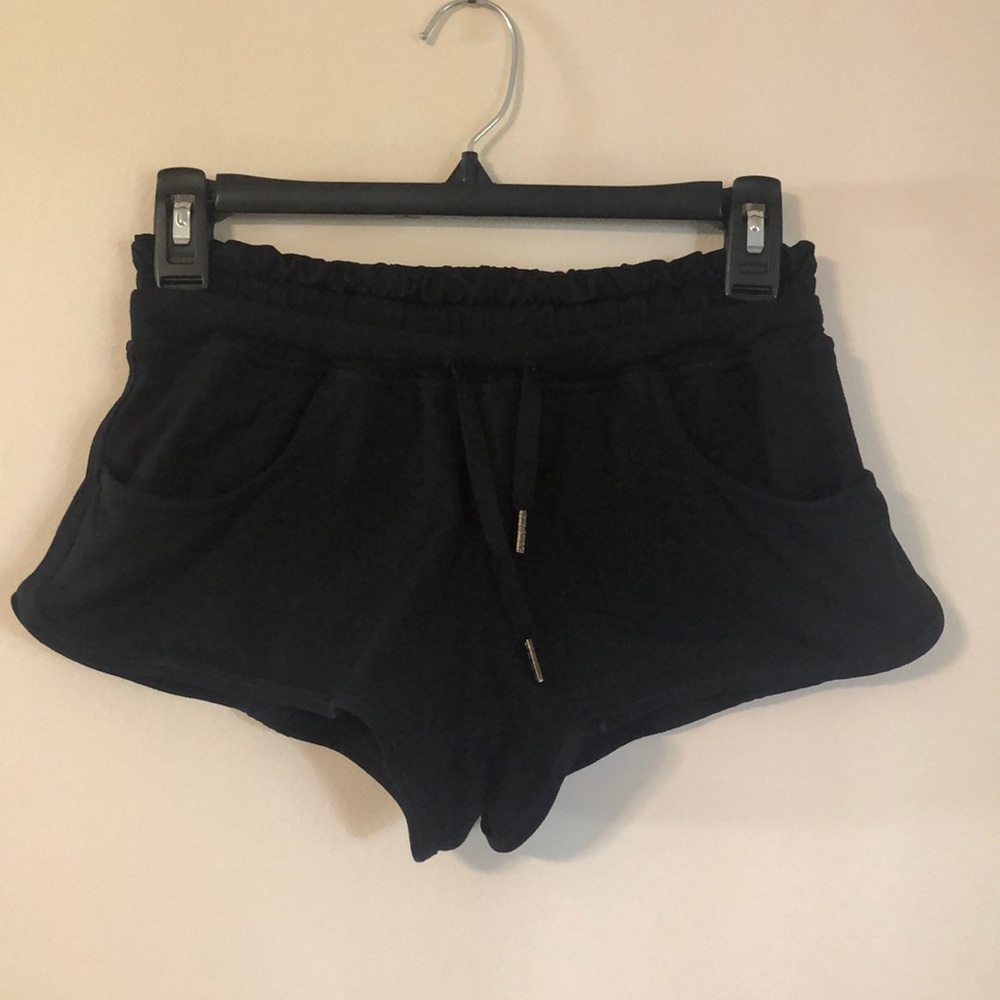 Lululemon strength and tone shorts
